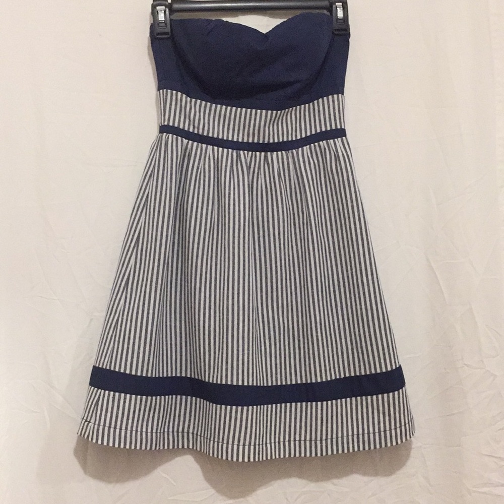 Delia’s size 0 Dress pinstriped lined strapless